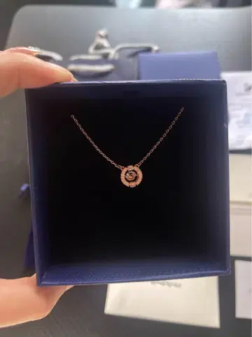 Swarovski 로고 모티브 목걸이