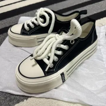 스니커즈 23cm
