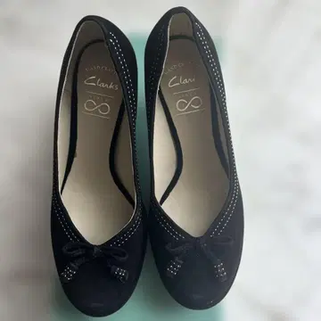 Clarks 블랙 하이힐 펌프스