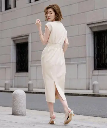 유어스 린넨 라이크 프렌치 슬리브 허리 턱 원피스 S