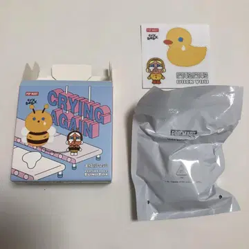 POPMART CRYBABY CRYING AGAIN 인형 배지