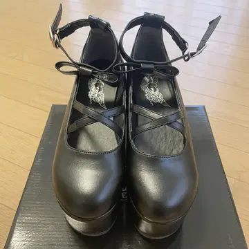 지뢰계 고스로리 통굽 펌프스