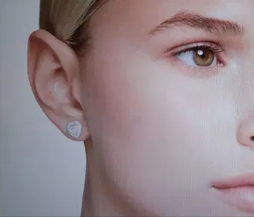 Swarovski 아리아나 그란데 하트 귀걸이