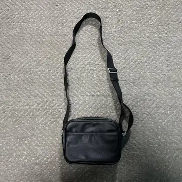 ZARA 블랙 숄더백
