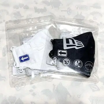 사쿠라토시타이오니시 NEWERA 마스크 블랙 화이트 세트
