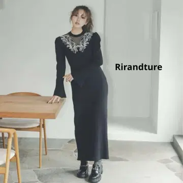 레어 리랜드트루 데콜테 리본 도킹 니트 원피스
