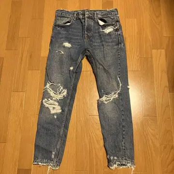 데미지 가공 다크 블루 데님 팬츠