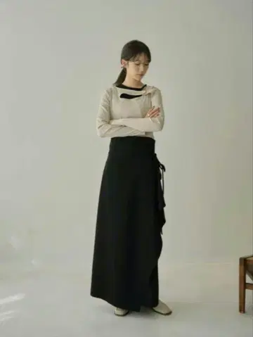 Eaphi asymmetry drape skirt 블랙 에피