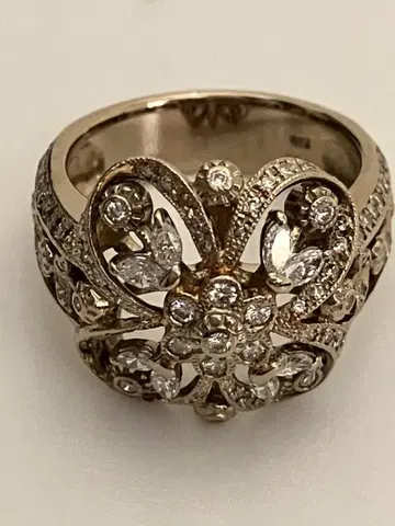 아베리 요시노부 반지 18K 0.97