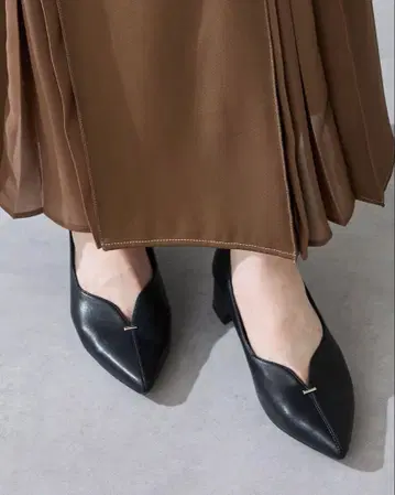 블랙 가죽 스틸레토 펌프스