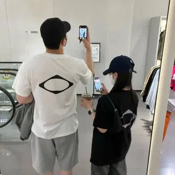 아이콘 프린트 화이트 T셔츠