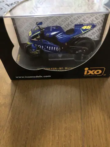 야마하 YZR-M1 MotoGP 2004 #46 V.ROSSI 1/24