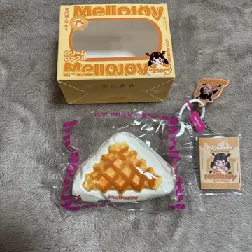 Mellojoy 스퀴즈 크림 와플 삼각형