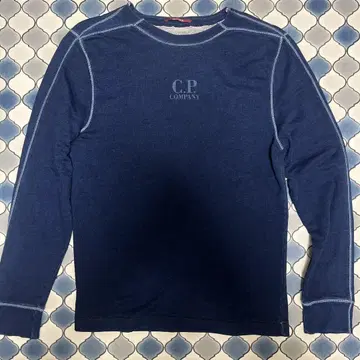C.P. Company Indigo Blue 보트넥 맨투맨