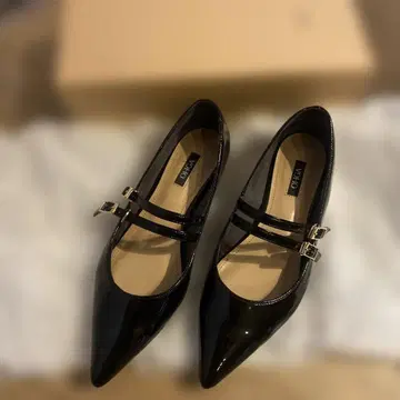 OHGA 블랙 스트랩 플랫슈즈