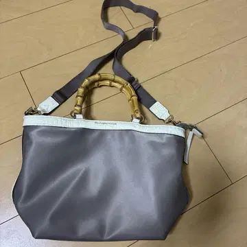 그레이 나일론 숄더백 대나무 핸들