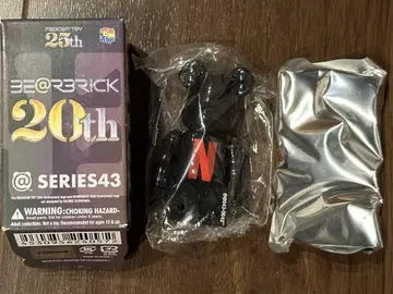 [ 미개봉 ] 베어브릭 시리즈 43 시크릿 Netflix 넷플릭스