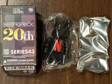 [ 미개봉 ] 베어브릭 시리즈 43 시크릿 Netflix 넷플릭스