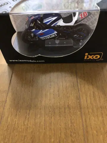 ixo 스즈키 GSV-R#10 K.Roberts MotoGP2003