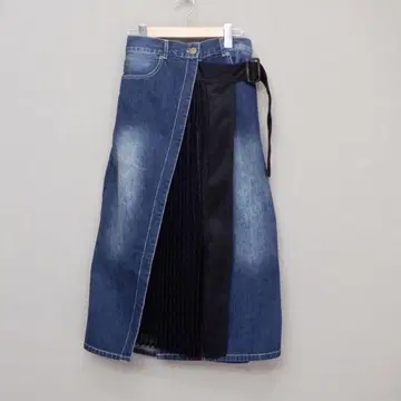 이즈스칼라 551241: 데님 x 메쉬 플리츠 절개 자수 스커트
