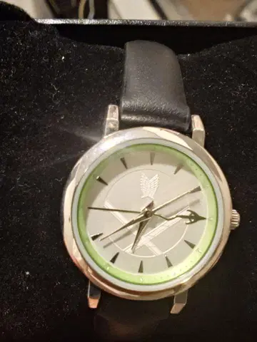 진격의 거인 리바이 손목시계 화이트/그린