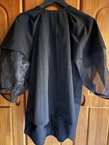 엘렌딕 하프 오간자 슬리브 블라우스