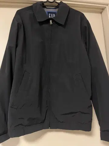 GAP 블랙 스윙탑