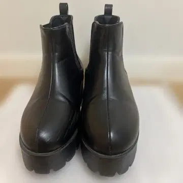 통굽 블랙 사이드 고어 부츠 상품 상태 좋음
