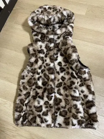 캘러웨이 표범 무늬 후드 부착 베스트