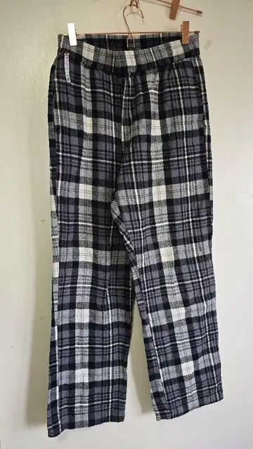 ROXY 블랙과 화이트 체크 무늬 와이드 팬츠