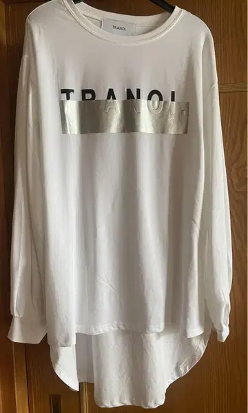 이시카와라보 상품 [TRANOI] 화이트 긴팔T셔츠