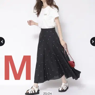 아푸와이저 리셰 도트 자수 스커트 Arpege story 블랙