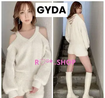 GYDA 백 레이스업 샤기 니트탑 아이보리 제이다