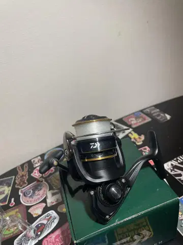 Daiwa REGAL 3000 스피닝 릴 덤 포함