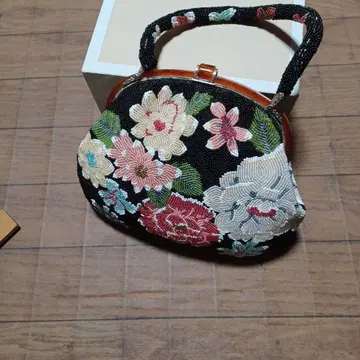 비즈 핸드백
