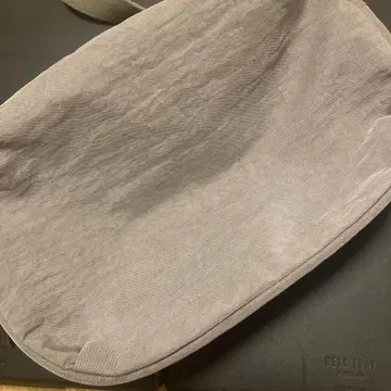 NIZYU KANO FUKUISIWA 나일론 바디백 그레이지
