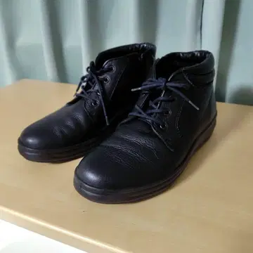 ecco 가죽 사이드 지퍼 부츠 25.5cm