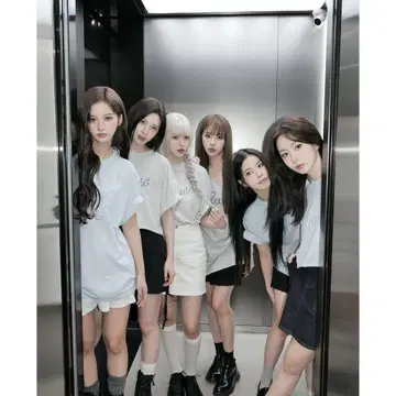 nmixx guess 셔츠