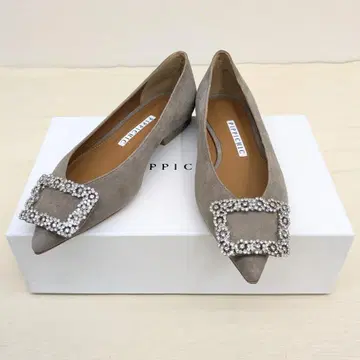 PIPPICHIC(피피시크)의 ANNA V JEWERLY 미사용품입니다