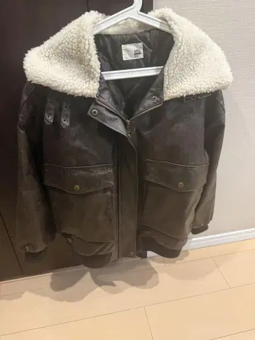 가죽 보아 아우터