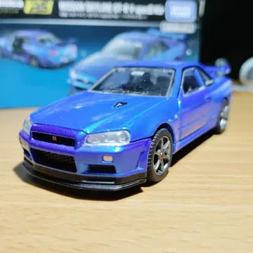 토미카 NISSAN SKYLINE GT-R V-spec II Nur