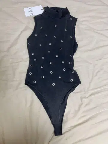 ZARA 블랙 홀 탱크탑 S