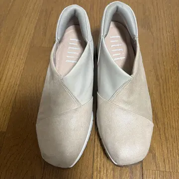 핏핏 베이지 스니커즈