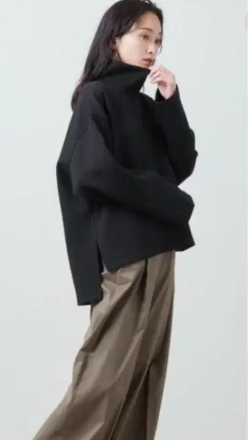 새상품급 MARW UNITED ARROWS 종이 터틀넥 풀오버