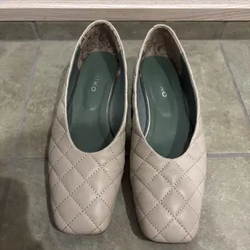 히미코 퀼팅 펌프스