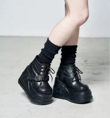 Whinny 호와이니 컨디션 최상 세상을 넓게 볼 수 있는 신발 L