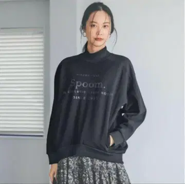 Spoom 스푸메 홀리데이 젤 프린트 풀오버
