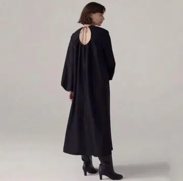 louren 백 오픈 개더 드레스 블랙