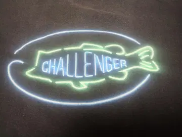 CHALLENGER 네온 로고 T셔츠 L 사이즈