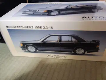 AUTOart Mercedes-Benz 190E 2.3-16 1/18